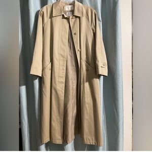Size 8 Vintage Marshall Field’s Trench coat Overcoat Raincoat Tan Classic winter
